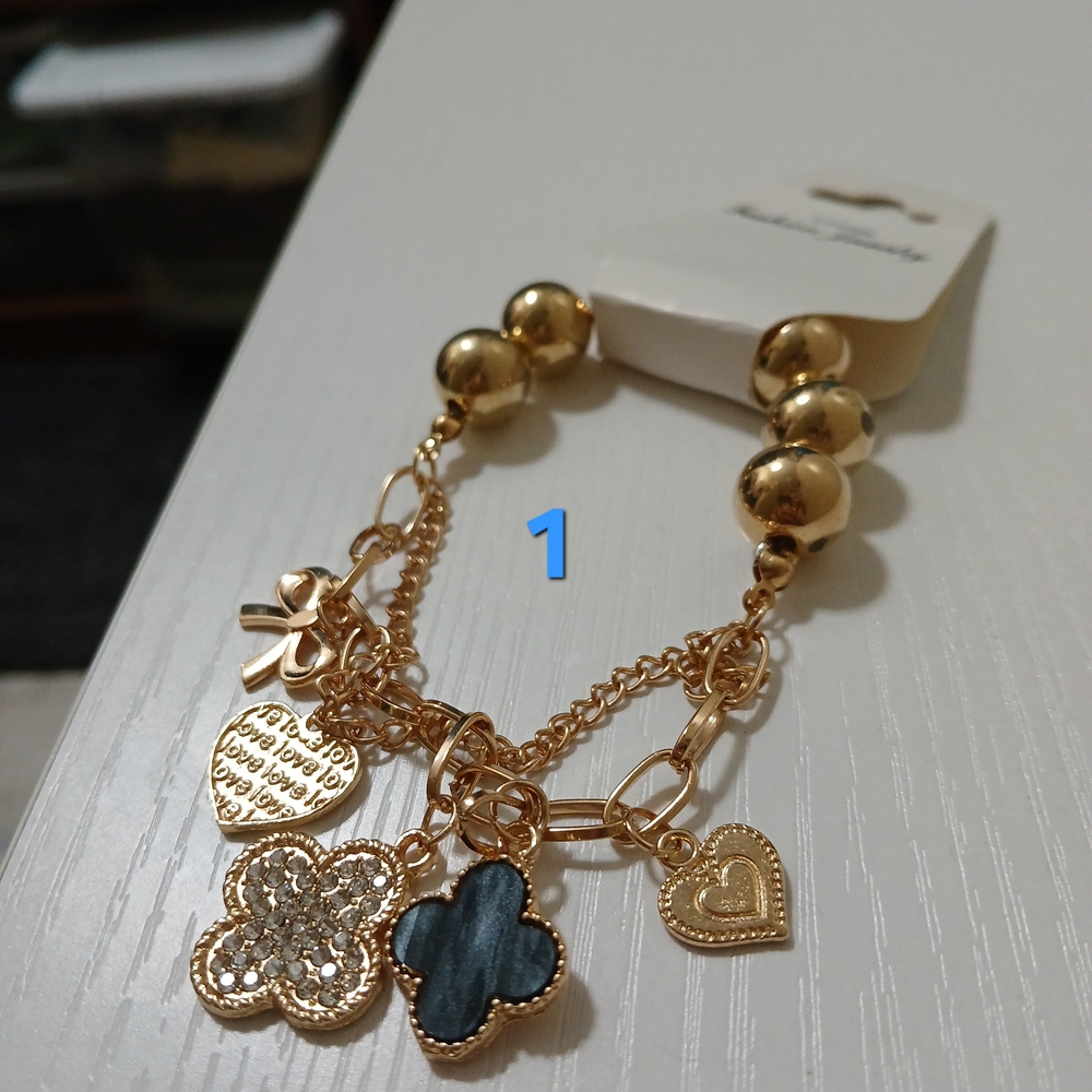 VARIOUS gold Clover Bracelets!